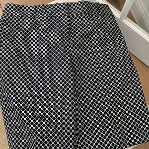 Talbots ladies black and white shorts.Like new, super cute